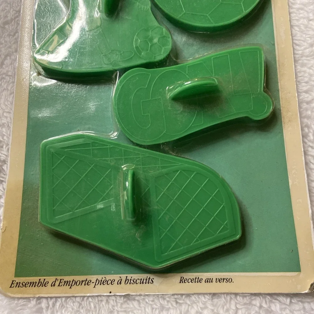 Wilton Soccer Cookie Cutter Set Sealed‎ NIP NOS 1996 Vintage Sports Goal Ball